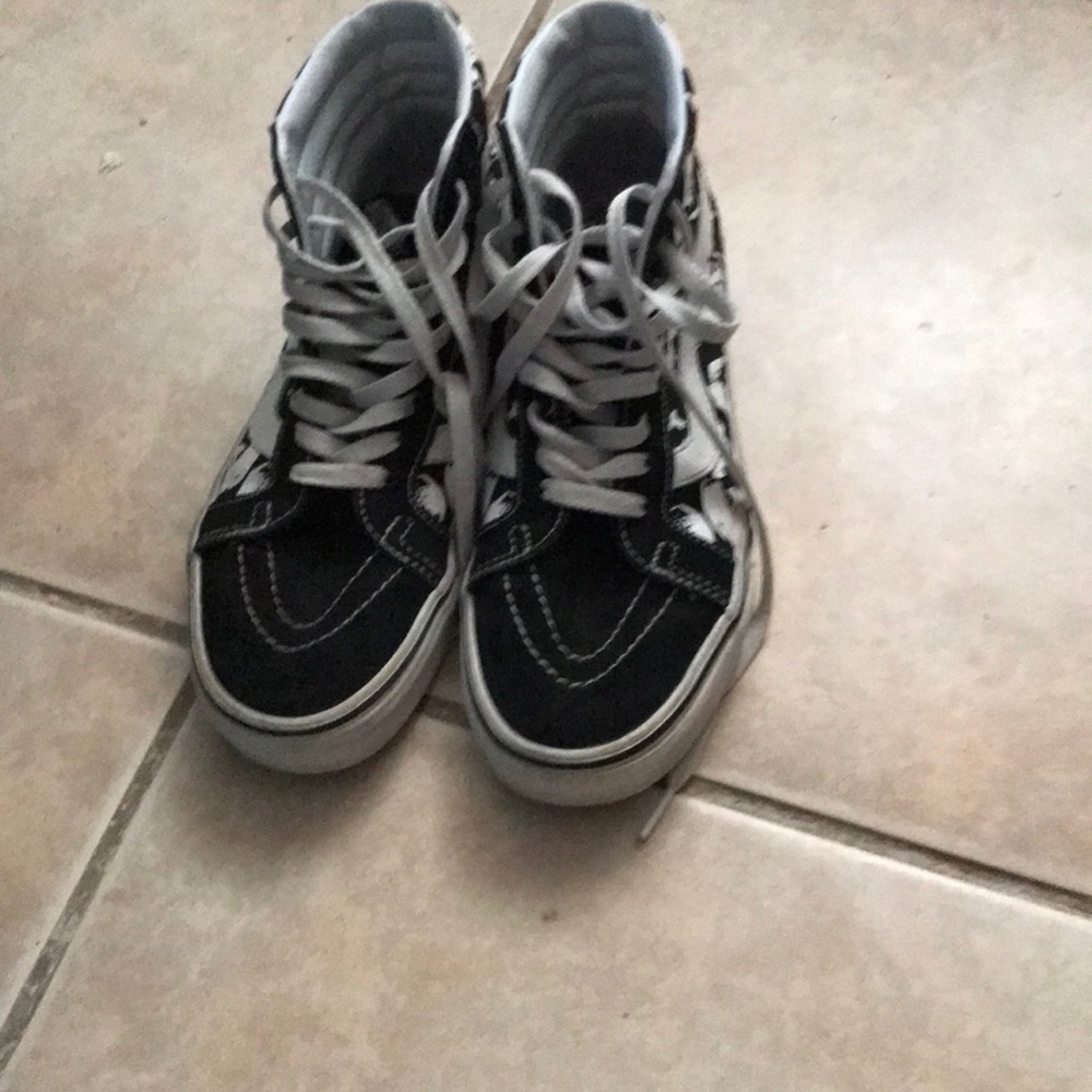 Selling shoes - Picture 5 of 5